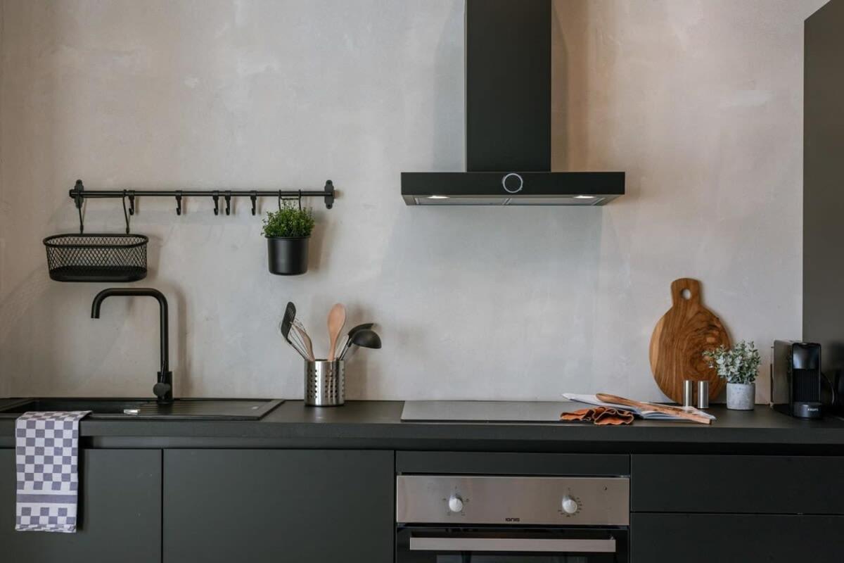 Huswell - Industrial Apartment With Terrace In Антверпен Экстерьер фото